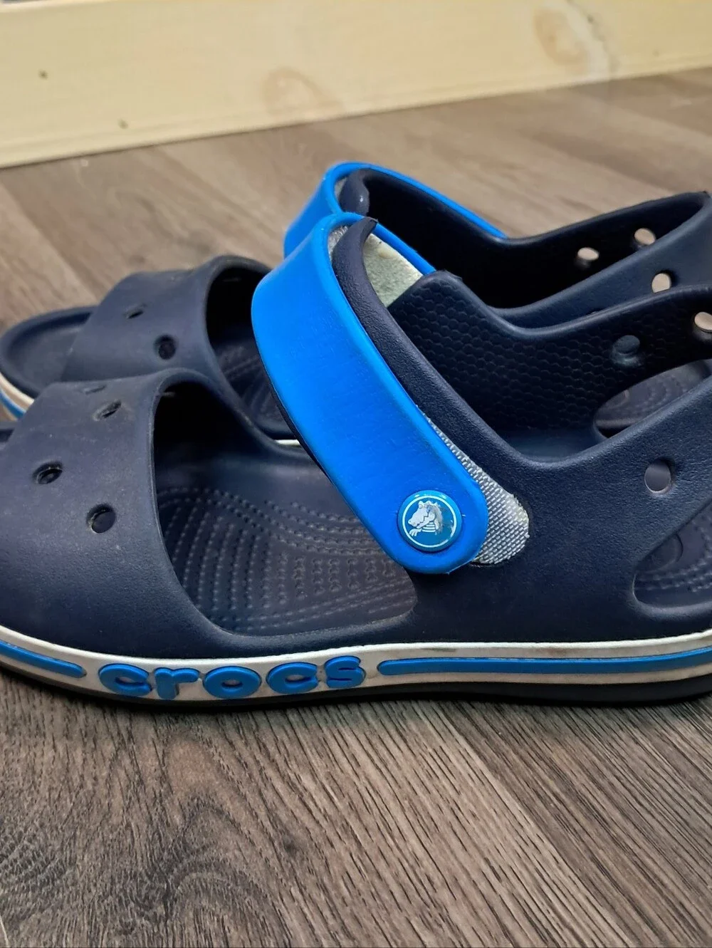 CROCS Junior Bayaband Blue & White Sandals Strap Hook & Loop Size J 2